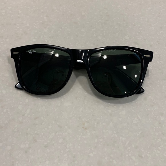 Ray-Ban Accessories - Ray-Ban Large Wayfarers in Black